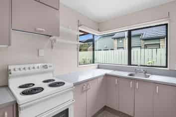 90b Florence Ave, Roslyn