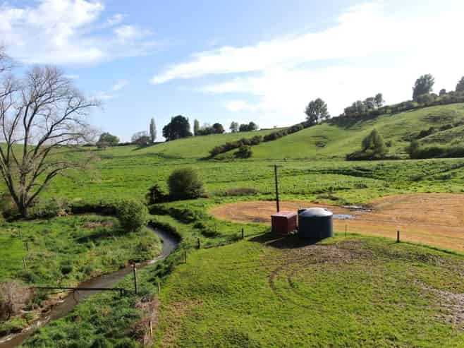 48 Barber Road, Otewa