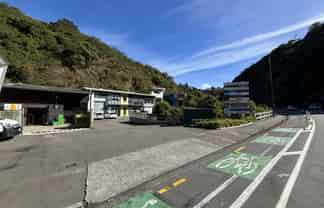 Modern, Self-Contained Office with Parking