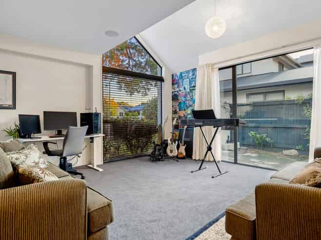 6 Rockport Place, Parklands