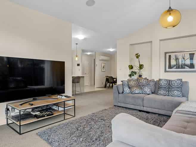 6 Rockport Place, Parklands