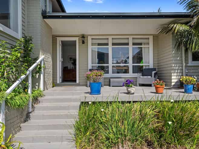 35 Montgomery Avenue, Belmont