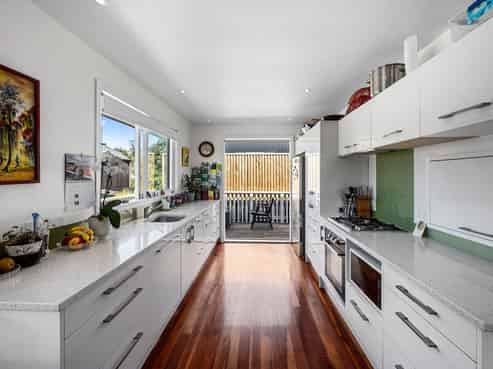 35 Montgomery Avenue, Belmont