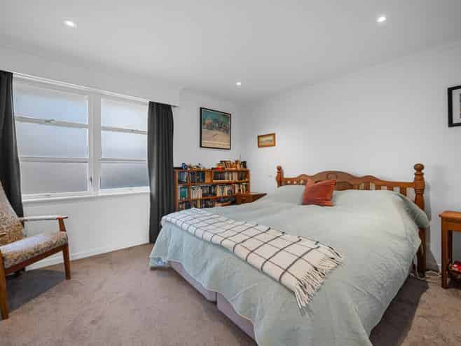 35 Montgomery Avenue, Belmont