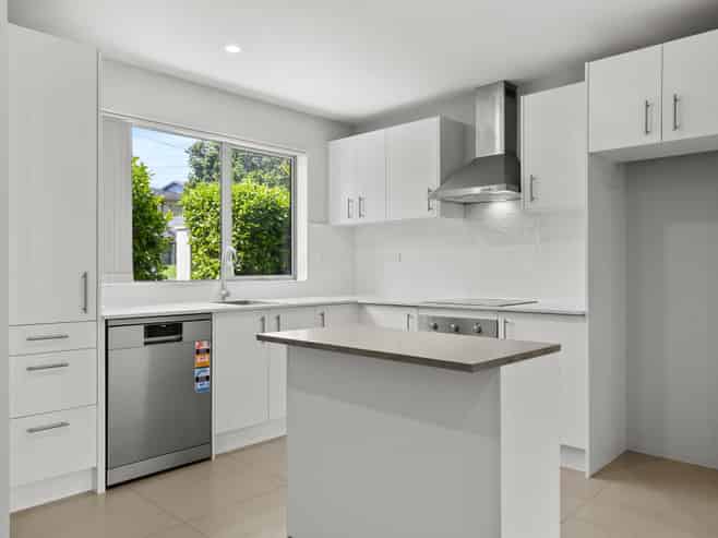 32/11 Ray Small Drive, Papakura