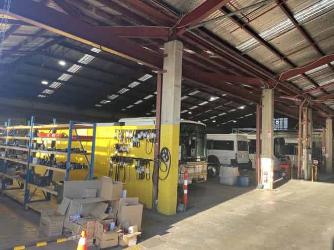 Warehouse with option to split