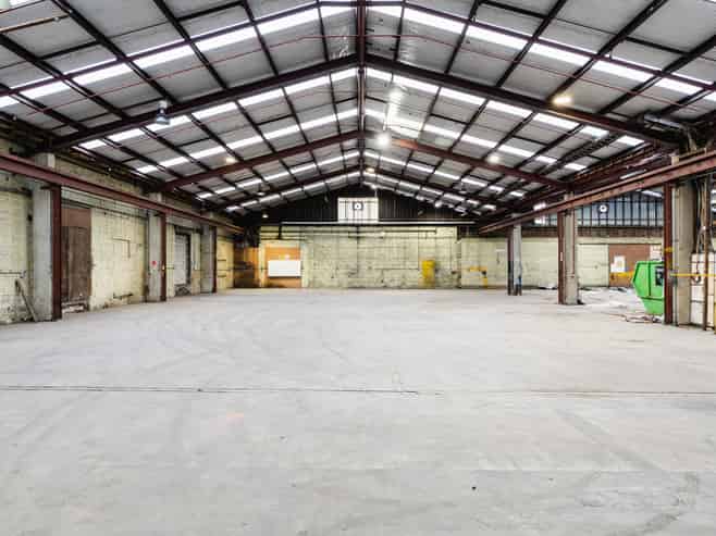 Warehouse with option to split