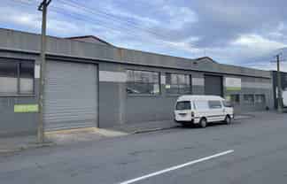 Warehouse with option to split