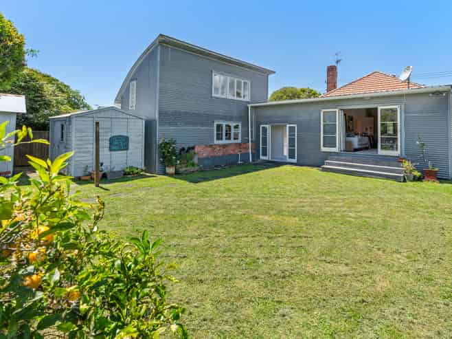 58 Renfrew Avenue, Sandringham