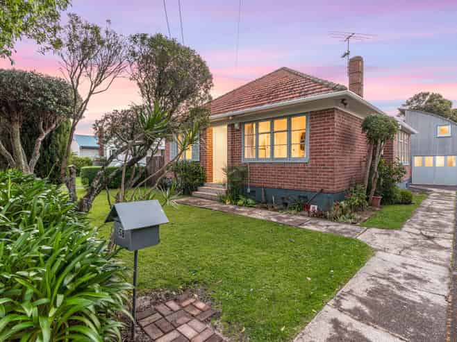 58 Renfrew Avenue, Sandringham