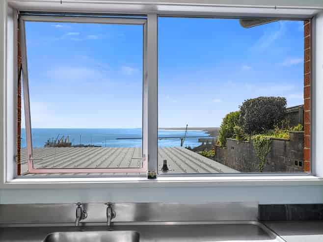 2/31 Findlay Street, Moturoa