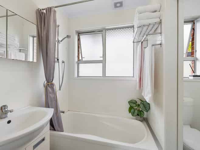 2/31 Findlay Street, Moturoa