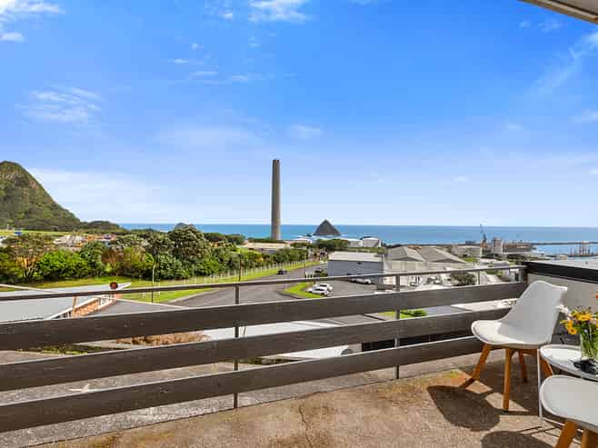 2/31 Findlay Street, Moturoa