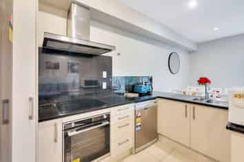 10/45a Swanson Road, Henderson