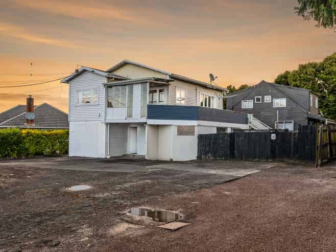 72 Don Buck Road, Massey