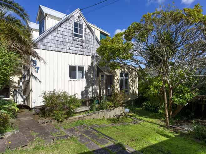 37 Makiri Street, Helensville