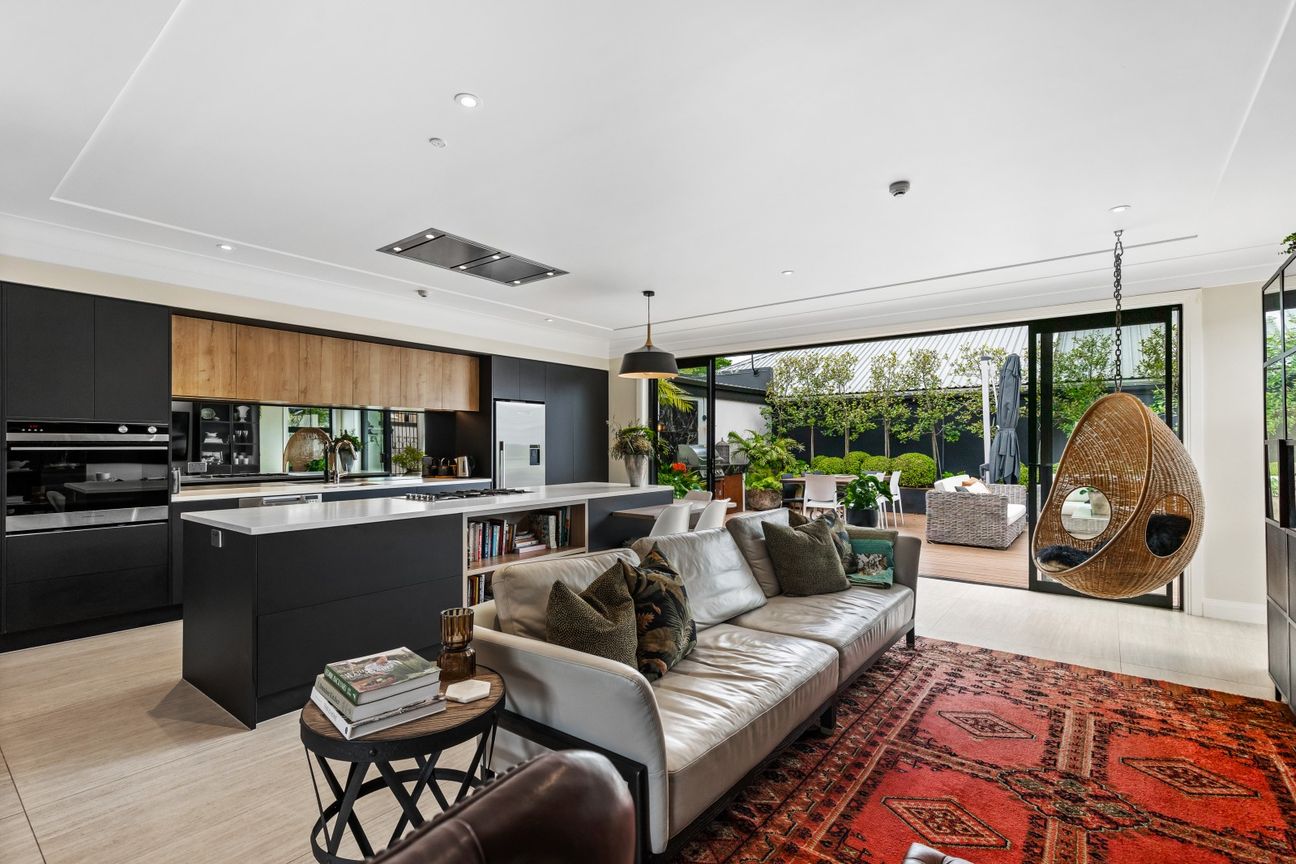 Unique family apartment in the heart of Devonport - Więcej