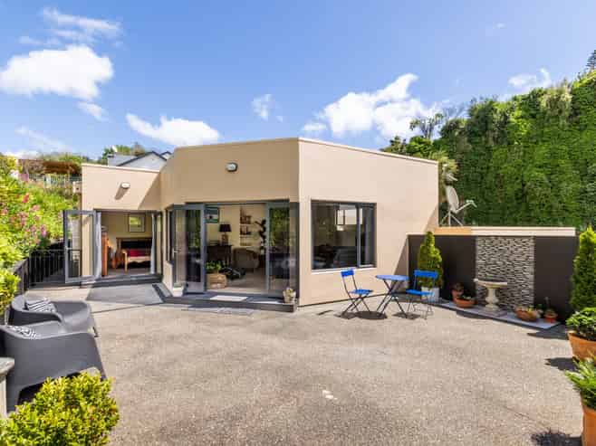 145 Milton Road, Bluff Hill