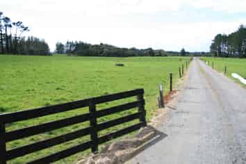 2403 Mountain Road, Tariki