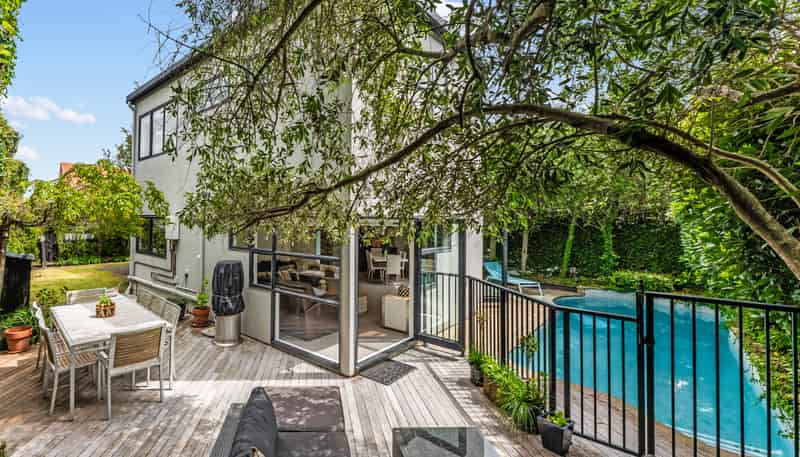 2/27 Martin Avenue, Remuera