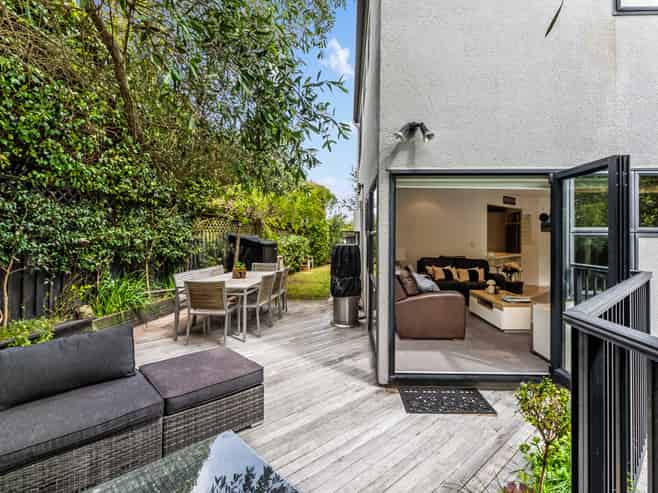 2/27 Martin Avenue, Remuera