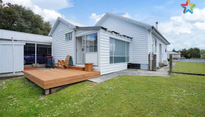 35 Sinclair Avenue, Nightcaps