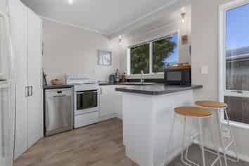 73 Langdale Avenue, PARAPARAUMU