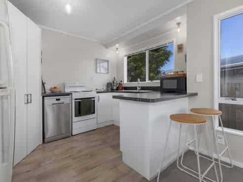 73 Langdale Avenue, Paraparaumu