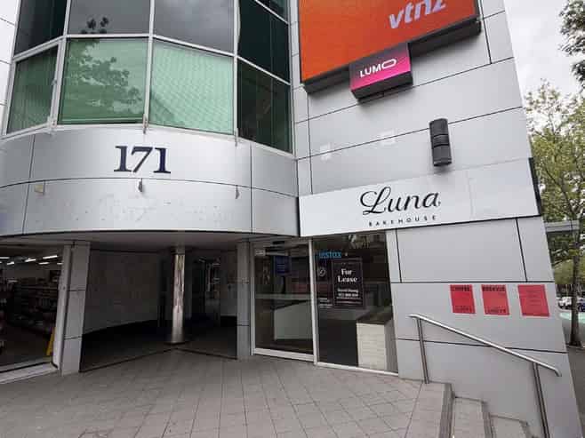 Huge Profile Corner Retail