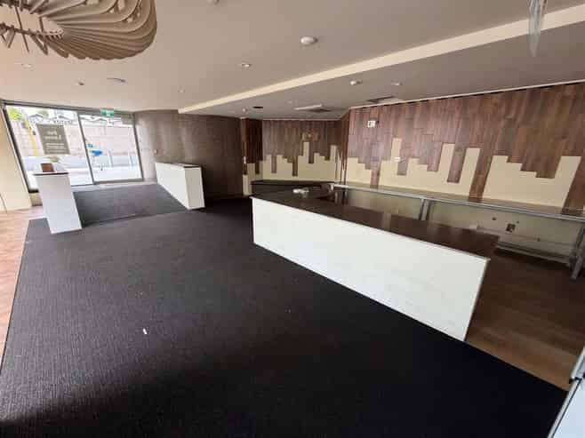 Huge Profile Corner Retail