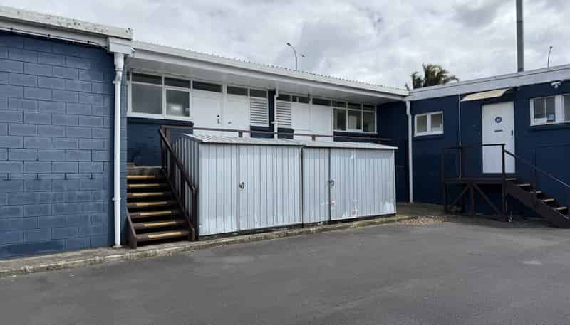 3 and 4/2 Johns Lane, Pakuranga