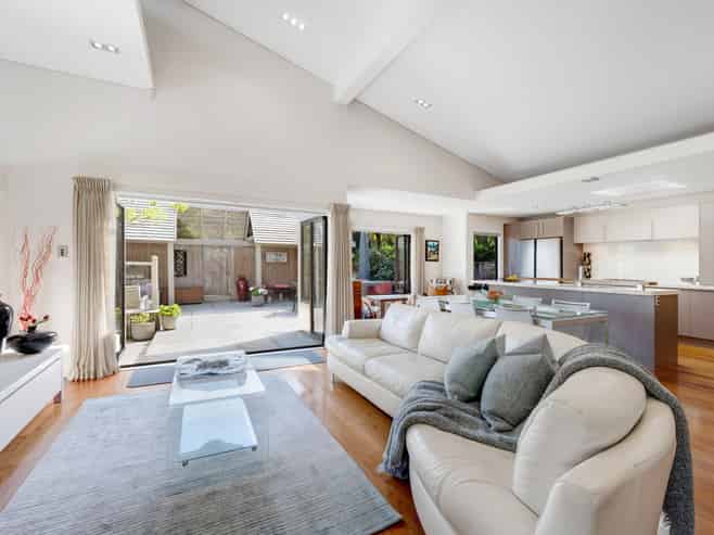 24 Clovelly Road, Bucklands Beach