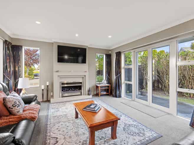 6 June Gardens, Northwood