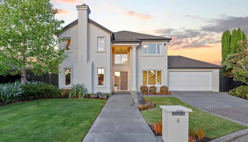 6 June Gardens, Northwood