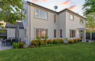 6 June Gardens, Northwood