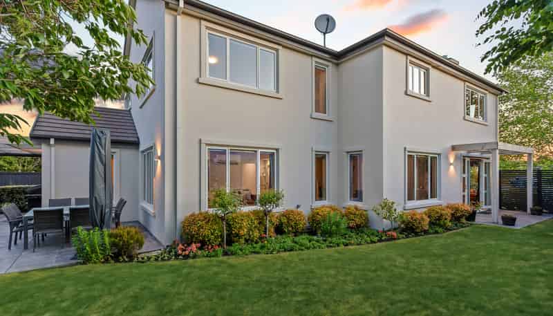 6 June Gardens, Northwood