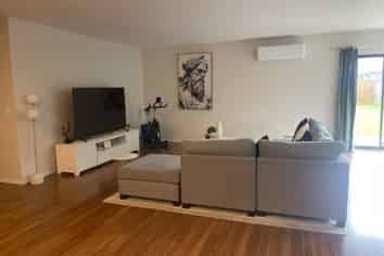 7 Benjamin Place, Clevedon