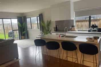 7 Benjamin Place, Clevedon