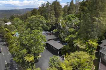 3 Huia Road, Titirangi