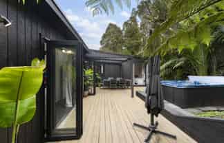 3 Huia Road, Titirangi