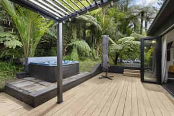 3 Huia Road, Titirangi