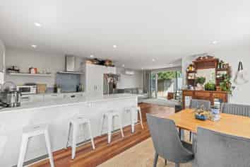 18A Derrett Place, Saint Martins