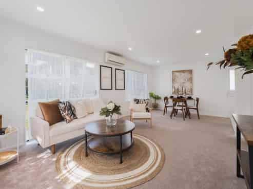 2/5 Newington Road, Henderson