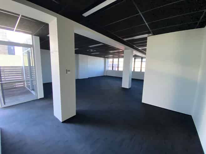 Cost-Effective Office Space in Central Hamilton 