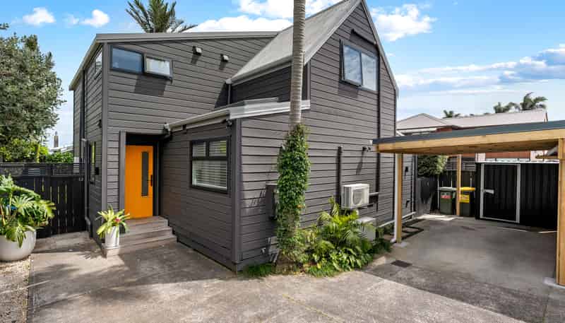 2/220 Point Chevalier Road, Point Chevalier