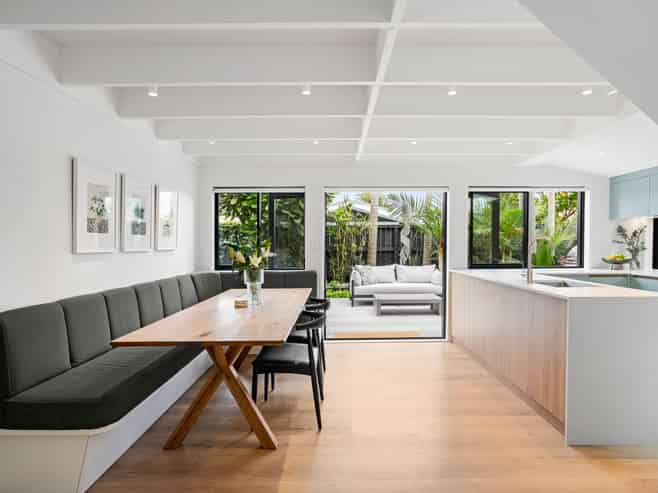 2/220 Point Chevalier Road, Point Chevalier