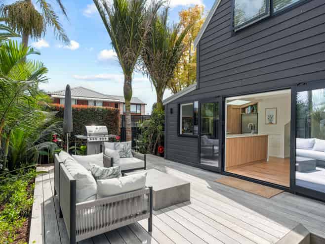 2/220 Point Chevalier Road, Point Chevalier