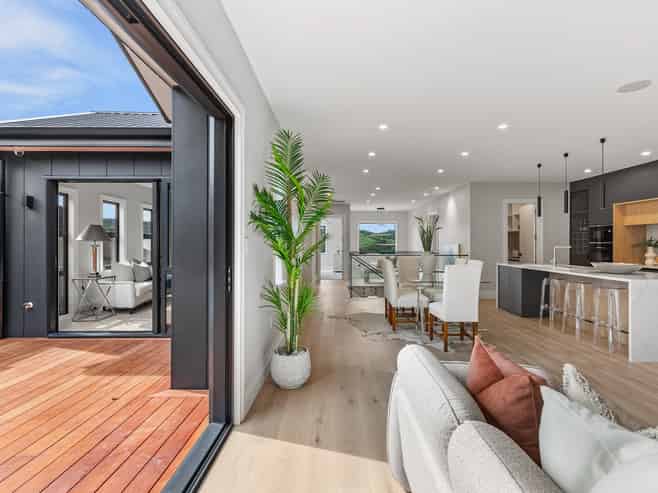 7 Halcyon Bay Lane, Orewa