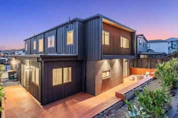 9 Ruku Street, Long Bay