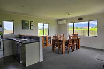 496 Opunake Road, Cardiff